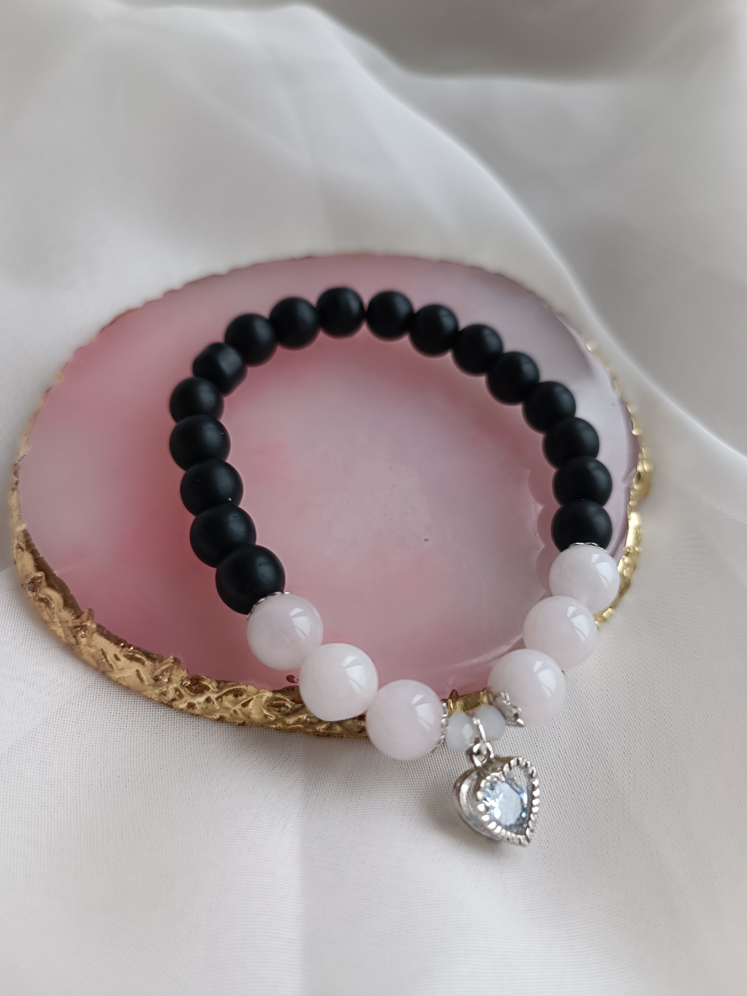 Bracelet made of onyx /rose quartz/